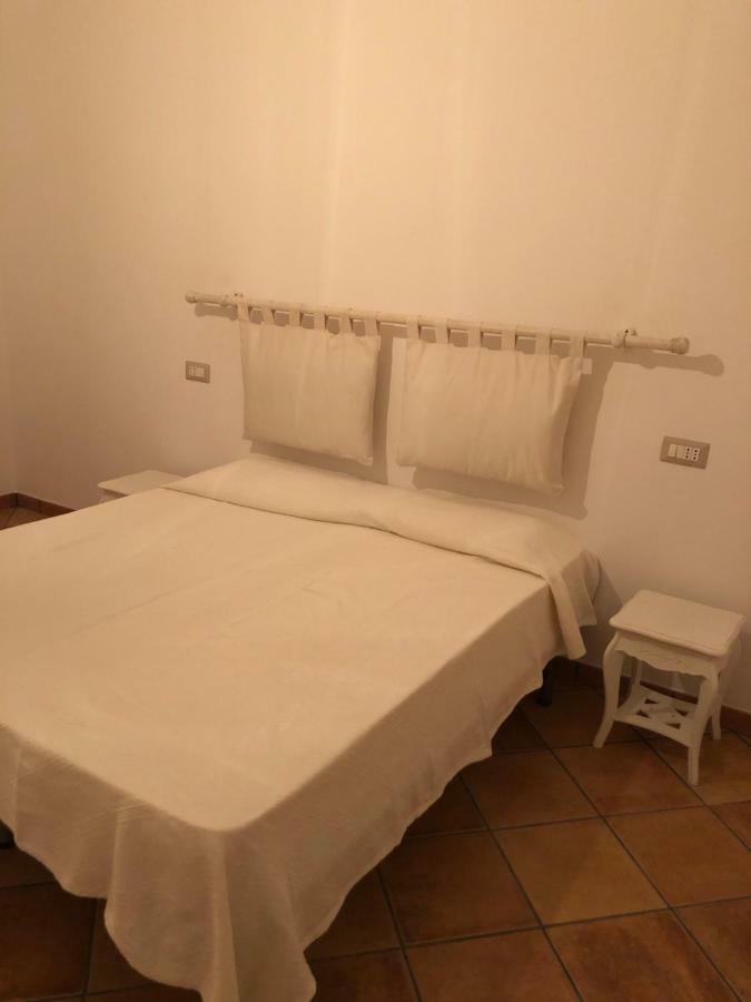 Apartamento Casa Della Nonna San Giovanni Suèrgiu Exterior foto
